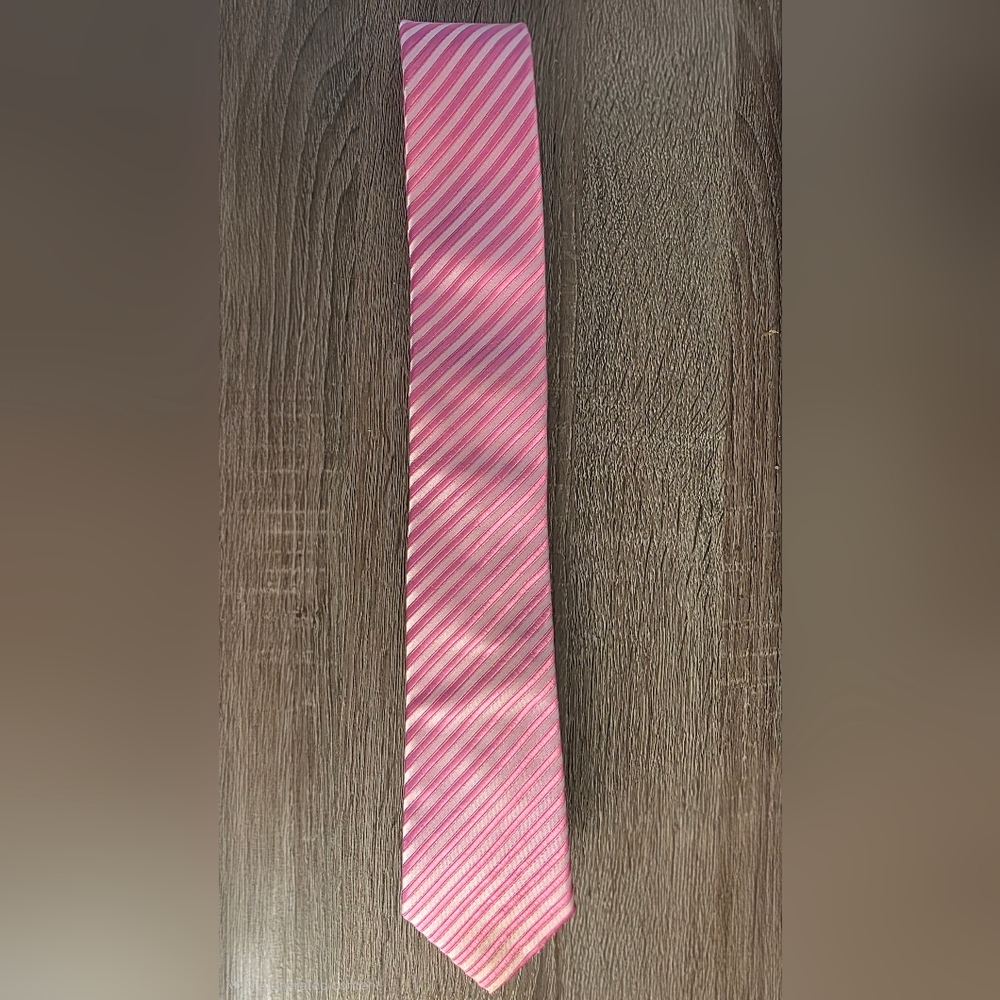 Pink Striped Men's Band Q Tie